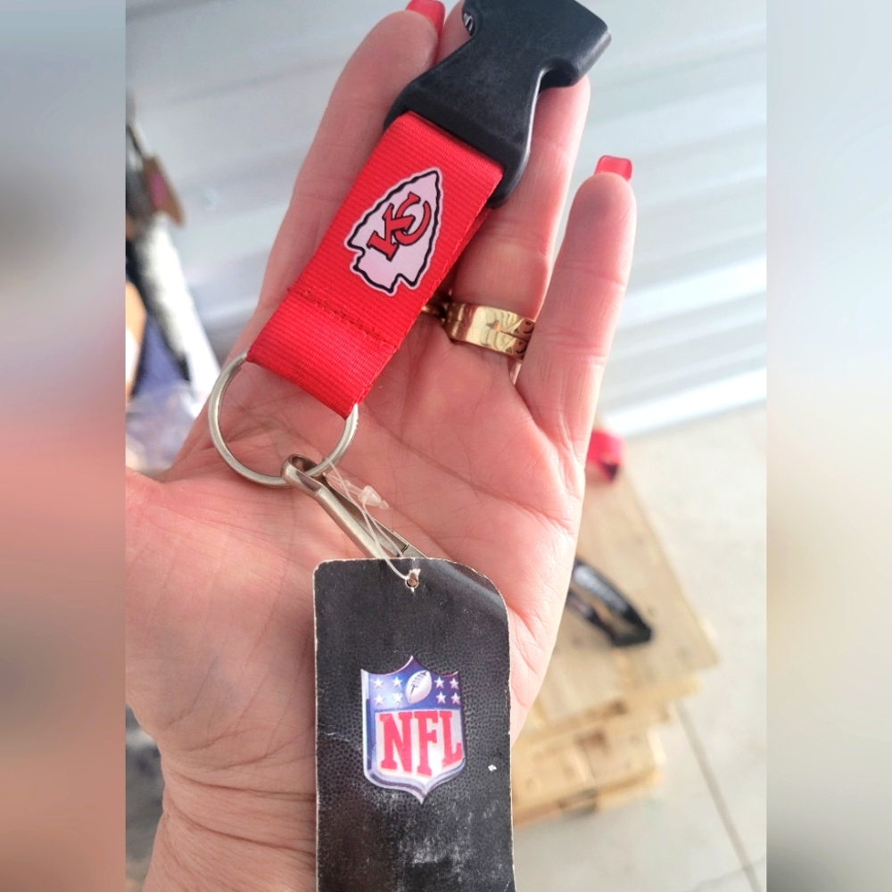 NFL Kansas City Chiefs lanyard key ring badge holder